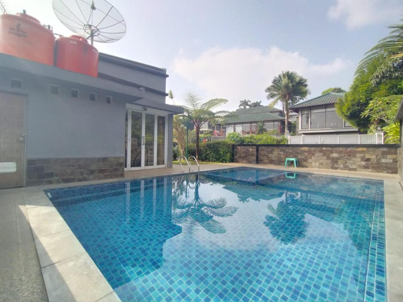 Villa Bukit Danau Lot 14 Cinengangirang Exterior photo